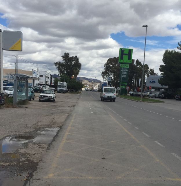 El PSOE reclama el arreglo urgente del carril-bici de la Carretera de Granada - 1, Foto 1