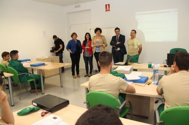 El SEF facilita la inserción laboral de casi una treintena de personas en Puerto Lumbreras - 1, Foto 1