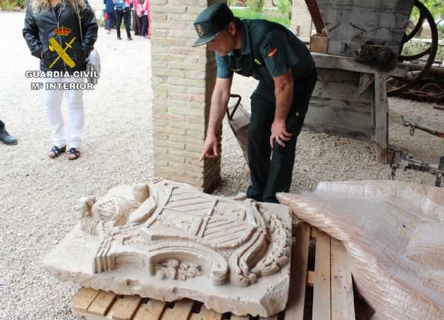 La Guardia Civil localiza un escudo heráldico del siglo XVIII declarado Bien de Interés Cultural - 5, Foto 5