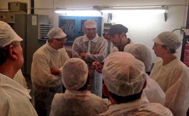 Los empleados del Ayuntamiento torreño participan en la cuarta edición de la jornada Conoce tu empresa - 5, Foto 5