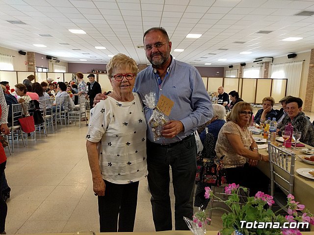 El Centro de Estancias Diurnas de Alzheimer y el Centro de Día de Personas Mayores celebraron una comida de convivencia, Foto 4