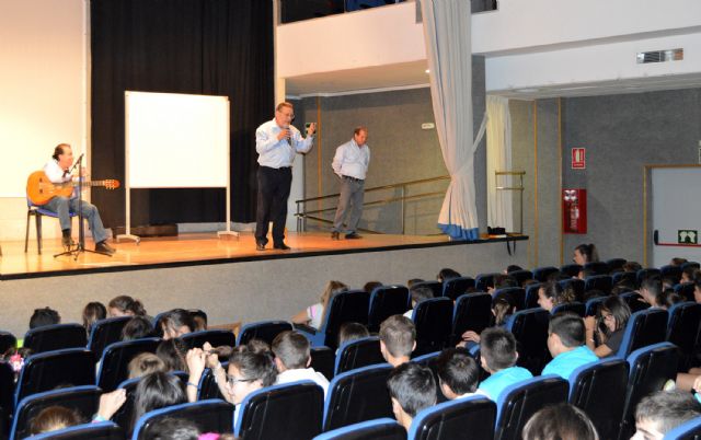 La asociación trovera 'José María Marín' acerca el mundo del trovo a los escolares torreños - 1, Foto 1