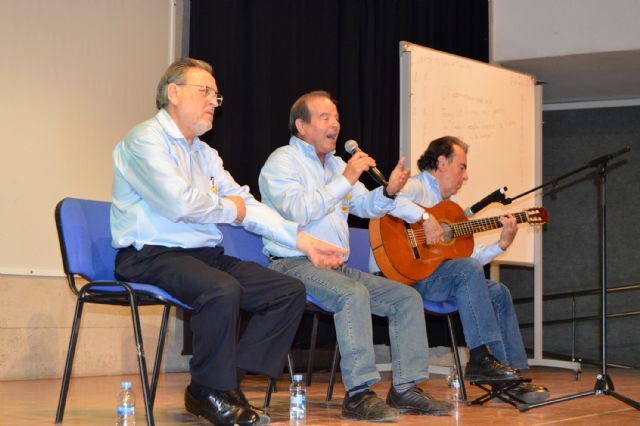 La asociación trovera 'José María Marín' acerca el mundo del trovo a los escolares torreños - 3, Foto 3
