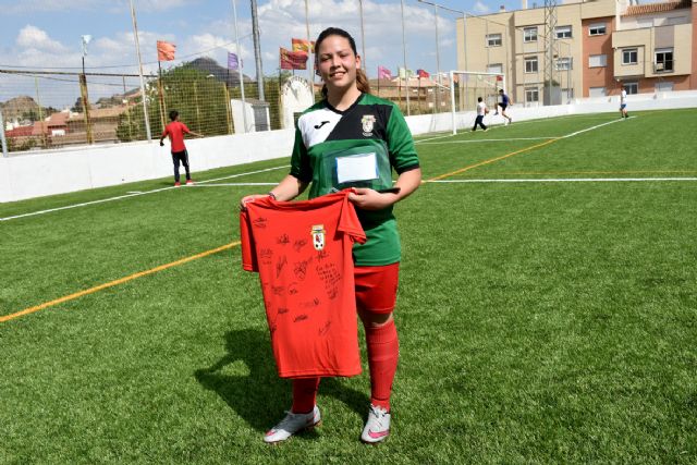 La jugadora de fútbol, María Hernández Martínez, podrá seguir jugando la próxima temporada con su equipo - 1, Foto 1