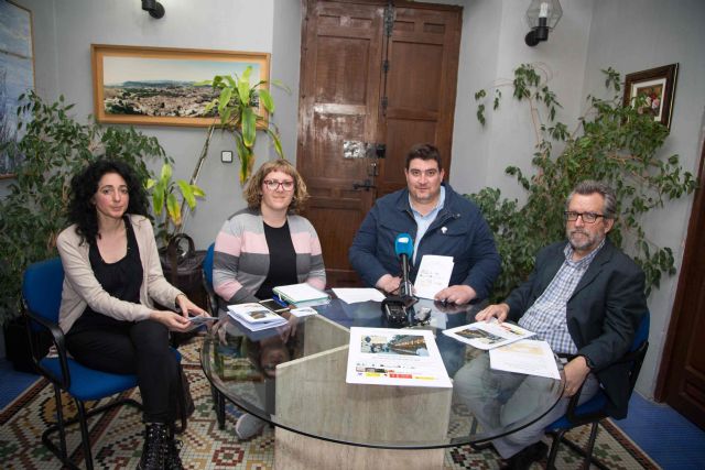 Comienza la Feria del Libro de Caravaca, arropada por una treintena de actividades - 1, Foto 1
