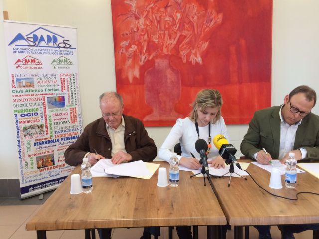 El Ayuntamiento de Molina de Segura firma un convenio con la asociación ASPAPROS para desarrollar actividades de integración social con personas con discapacidad intelectual - 1, Foto 1