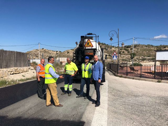 Fomento concluye el viernes la mejora del firme de la carretera que une las pedanías molinenses de El Rellano y La Hurona - 1, Foto 1