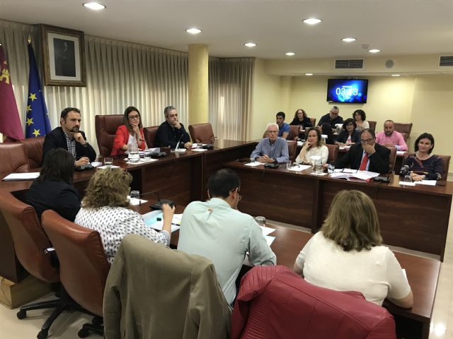 El Pleno aprueba el pliego para la licitación del servicio de limpieza viaria que contempla la renovación de toda la maquinaria y contenedores, la inclusión de nuevas zonas y el aumento de la frecuencia - 1, Foto 1