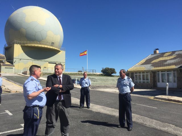 El delegado del Gobierno ha visitado el Escuadrn de Vigilancia Area (EVA 13) del Acuartelamineto Areo de Sierra Espuña, Foto 2