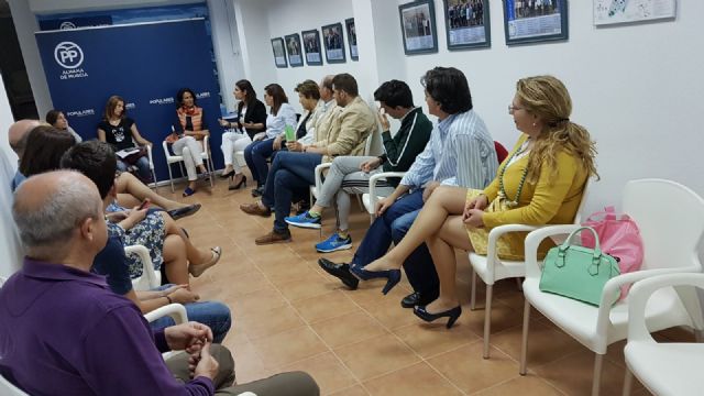 El PP se reuni con la Asociacin Peludines para tratar sobre la Ley de Proteccin y Defensa de los animales de compaña, Foto 1