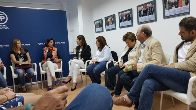 El PP se reuni con la Asociacin Peludines para tratar sobre la Ley de Proteccin y Defensa de los animales de compaña, Foto 2
