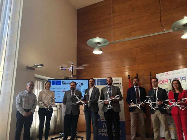 Las nuevas tecnologías se instalan en la Plaza Circular este fin de semana con motivo del Día de Internet - 1, Foto 1