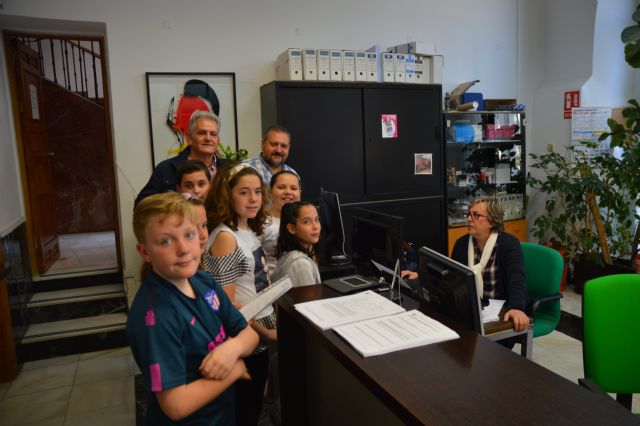 El colegio Cervantes participa en el proyecto de emprendimiento ‘Embarka’ y venderá los productos de las cooperativas escolares en el mercado semanal - 3, Foto 3