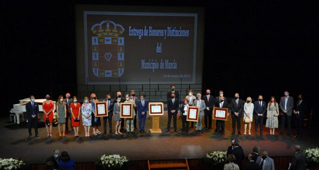 Medalla de Oro del municipio al conjunto de la sociedad murciana que ayudó a paliar los efectos de la DANA de 2019 - 2, Foto 2