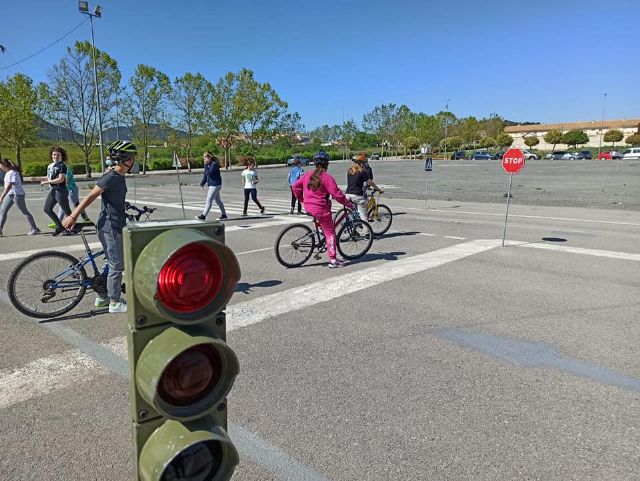 La Policía Local de Bullas imparte clases sobre Educación Vial a escolares de primaria - 1, Foto 1