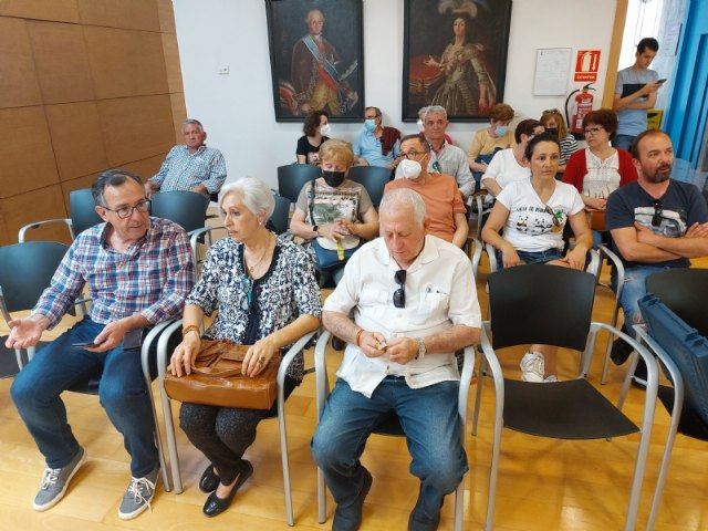 La Plataforma de Afectados por la Línea de Alta Tensión del AVE anuncia movilizaciones y un encierro inminente en el Ayuntamiento de Totana, Foto 6