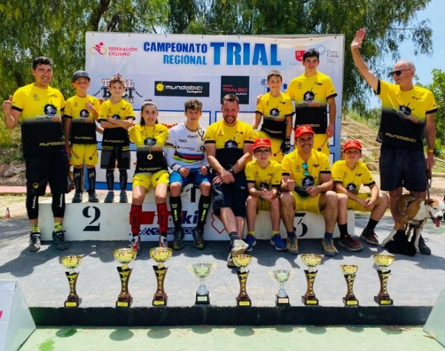 Todos los premiados del equipo MUNDOBICI MTB-TRIAL SCHOOL, Foto 1