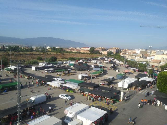 El mercado se podrá celebrar los dos próximos miércoles junto al Centro de Salud Alcantarilla-Casco - 1, Foto 1