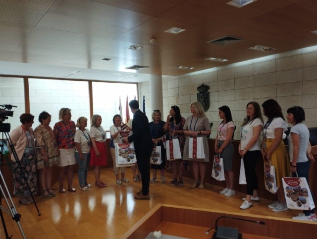 Ofrecen una recepción institucional al profesorado de las delegaciones de Letonia, Bulgaria y Rumanía en el marco del programa ERASMUS +, en el que participa el CEIP La Cruz - 3, Foto 3