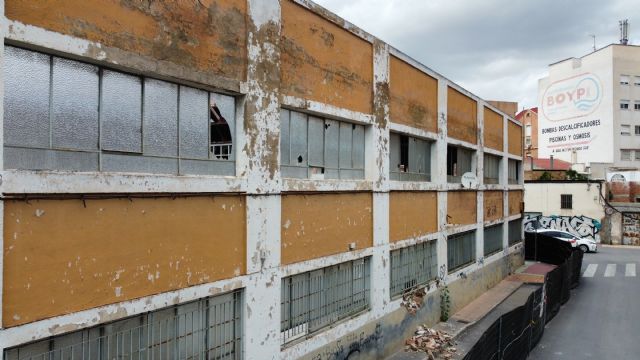 Las naves industriales y edificaciones junto a la Iglesia de San Pío X estarán demolidas en julio para la construcción del nuevo vial - 2, Foto 2