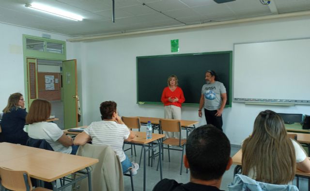 La Universidad Popular inicia cursos de idiomas, auxiliar técnico educativo y de preparación para las oposiciones del SMS - 1, Foto 1