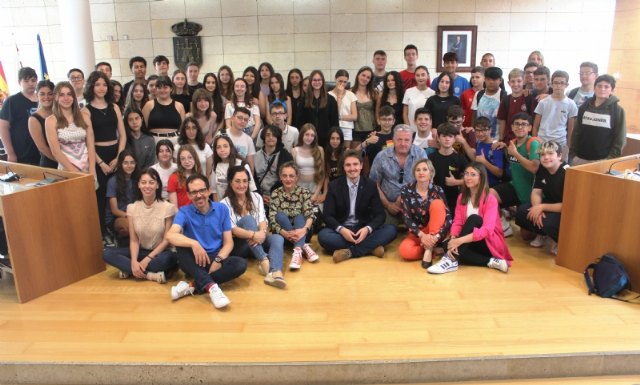 Realizan una recepción institucional a los 29 estudiantes franceses que están de intercambio con alumnos del IES Prado Mayor, Foto 1