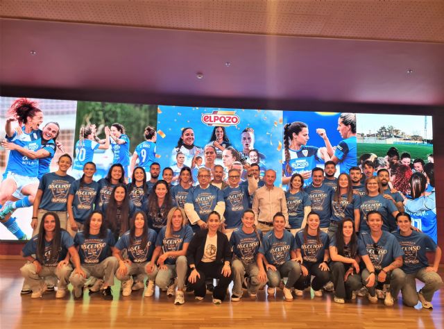 ElPozo Alimentacin homenajea al Alhama Club de Ftbol ElPozo por su ascenso a Primera Divisin, Foto 1