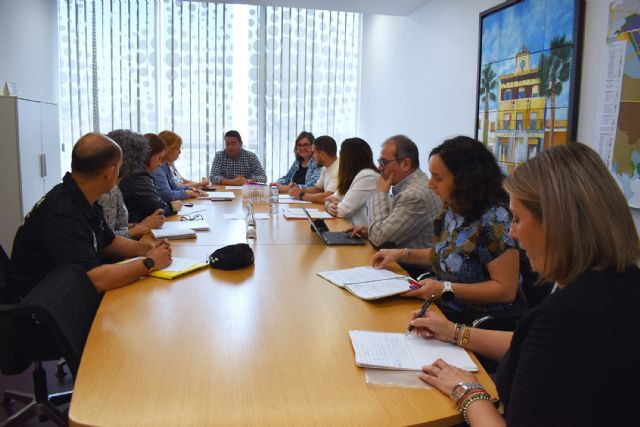 La comisión municipal contra el absentismo y abandono escolar trabaja sobre el III Plan Regional - 1, Foto 1