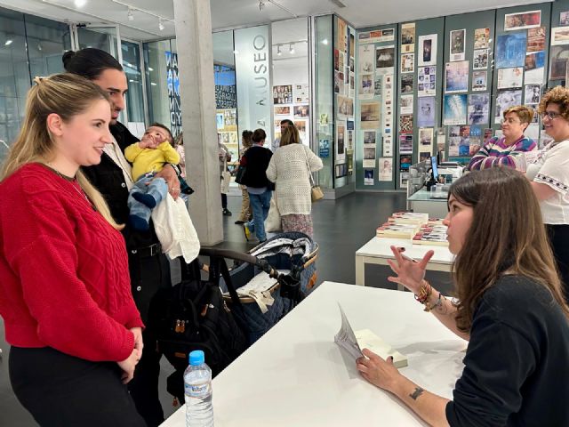 Río de Letras cierra sus puertas con la escritora Elvira Sastre que entusiasmó al público con su autenticidad - 2, Foto 2