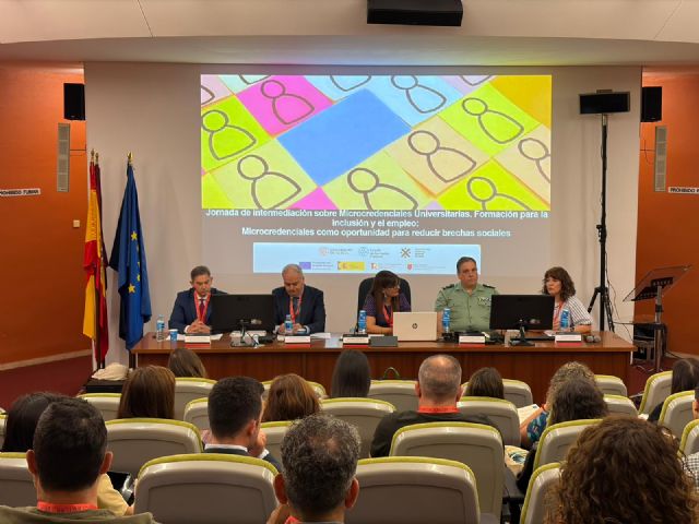 La Universidad de Murcia reivindica las microcredenciales como herramienta clave para reducir brechas sociales y mejorar la empleabilidad - 3, Foto 3