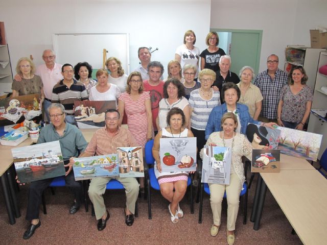 El Taller de Pintura para personas mayores de Servicios Sociales clausura el curso resaltando la calidad de sus obras - 1, Foto 1