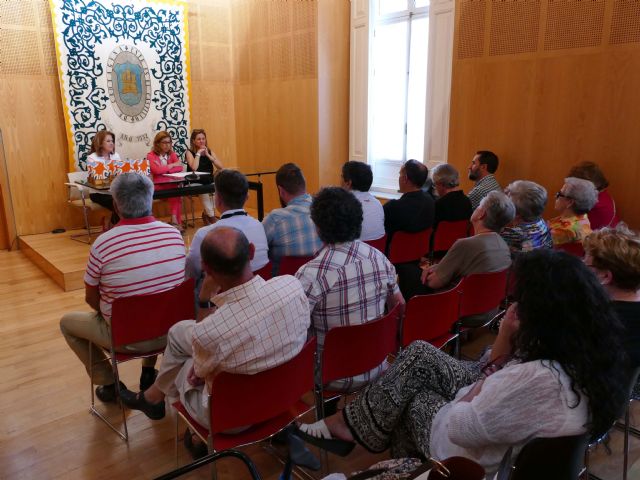 El curso, Un paseo por la historia de Cartagena, clausura sus actividades tras acercar a los mayores las costumbres y tradiciones de la ciudad - 5, Foto 5