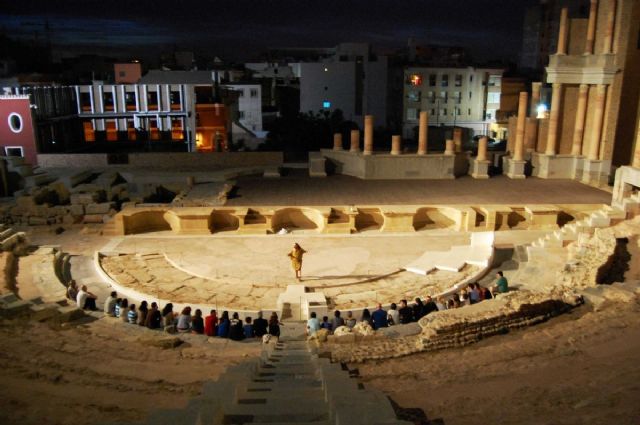 Comienzan las visitas teatralizadas nocturnas en el Teatro Romano - 1, Foto 1