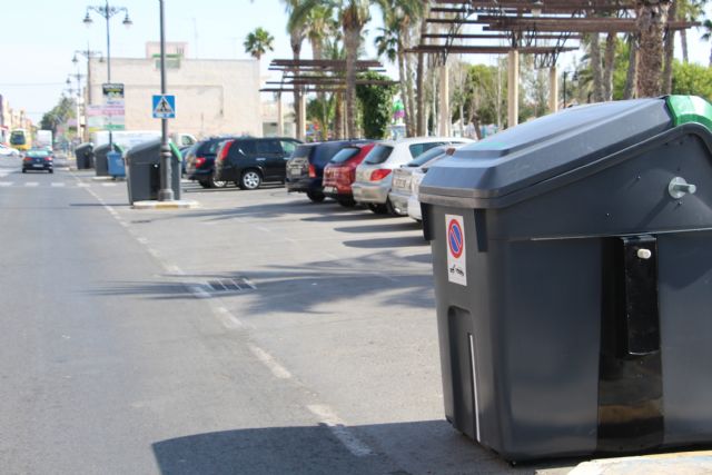Renuevan los contenedores de las avenidas Emilio Castelar y Romería de La Virgen del Carmen - 3, Foto 3