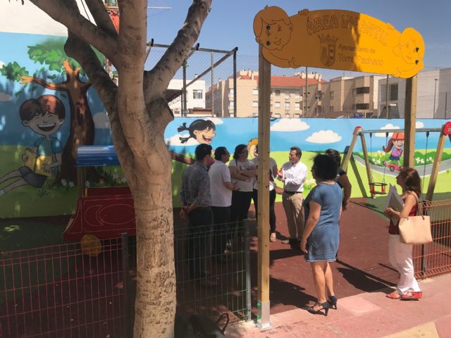 Los más pequeños ya pueden disfrutar del Área Infantil en la Avenida de Villa Esperanza - 2, Foto 2
