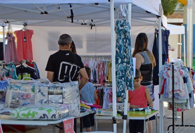 Arranca la nueva edición de la 'Plaza del Comercio' en Las Torres de Cotillas con grandes descuentos y promociones - 2, Foto 2