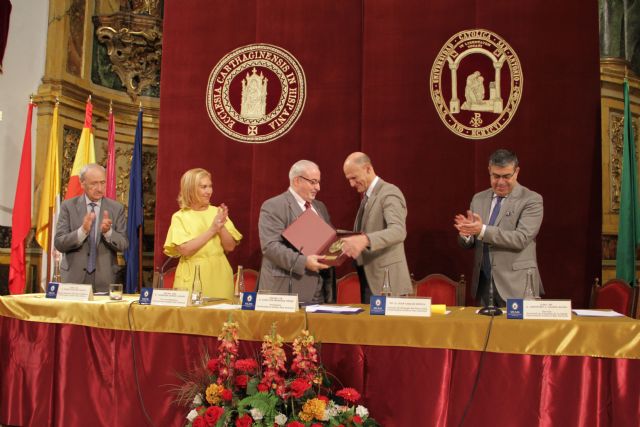 La UCAM gradúa a sus primeros médicos - 3, Foto 3