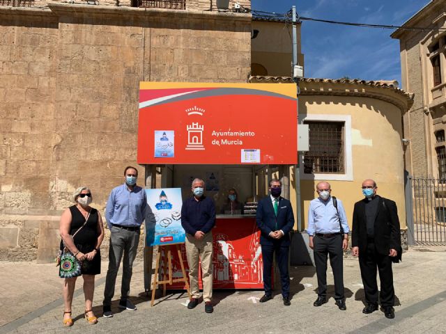 La Cofradía del Amparo inicia una campaña solidaria a beneficio del Economato Galilea de Cáritas en la caseta de Santo Domingo - 1, Foto 1