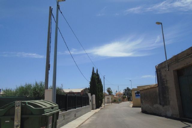 Infraestructuras instala más de 50 luminarias led en la travesía de Los Dolores y en las Casas del Buen Retiro - 1, Foto 1