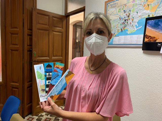 Los ganadores de los concursos escolares de marcapáginas y microrrelatos del Día del Libro recogen sus premios - 2, Foto 2