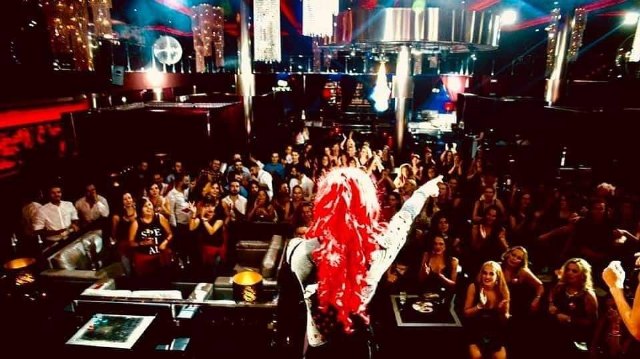 Tina Equis, un huracán rojo lleno de energía y celebración - 2, Foto 2