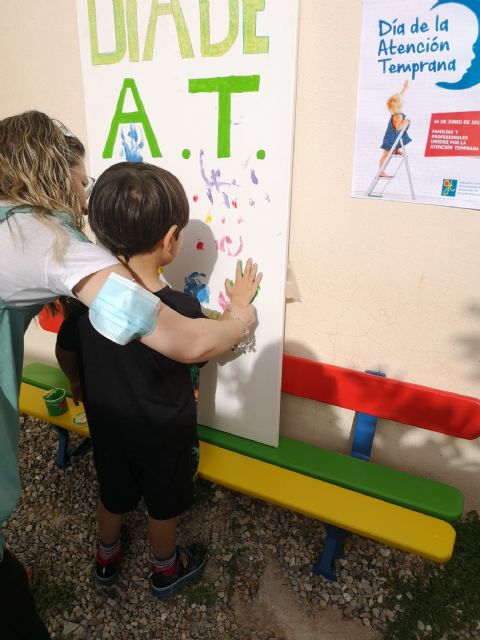 El Centro de Atención Temprana 'Fina Navarro' de Lorca celebra hoy, 16 de junio, el Día de la Atención Temprana, con distintos talleres para los niños y sus familias - 2, Foto 2