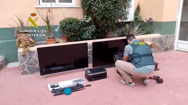 La Guardia Civil detiene a un escurridizo delincuente por robos en garajes y trasteros de sus vecinos - 1, Foto 1