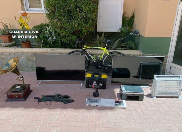 La Guardia Civil detiene a un escurridizo delincuente por robos en garajes y trasteros de sus vecinos - 4, Foto 4