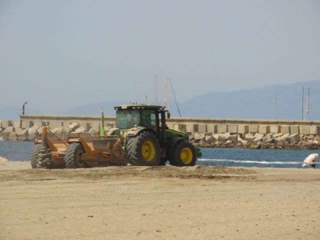El edil de Playas pide que se respeten las zonas acotadas por obras en las playas de Poniente, La Cola y Casica Verde - 1, Foto 1
