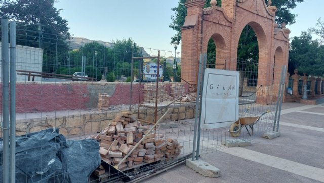 Comienzan las obras de reparación del muro de cerramiento del atrio del Santuario de Santa Eulalia, Foto 2