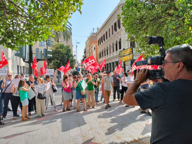 CCOO convoca huelga en las Oficinas de Extranjería, donde el caos y la situación cada vez es más insostenible - 2, Foto 2