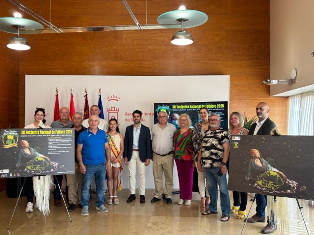 Murcia acoge el XXI Encuentro Nacional de Folklore con grupos de Mallorca y la Región y un homenaje al atleta Miguel Ángel López - 3, Foto 3