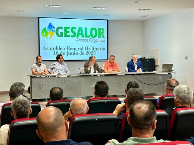 El alcalde muestra su apoyo a los ganaderos en un momento en que se advierte de las consecuencias negativas de un recorte en el suministro de agua del Trasvase para el sector - 1, Foto 1