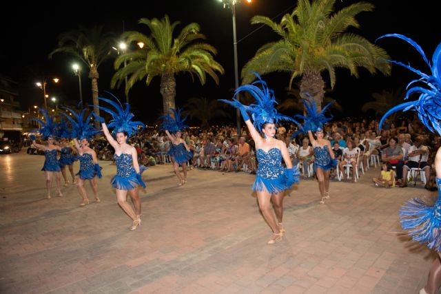 Miles de personas disfrutan del Carnaval de Verano en Puerto de Mazarrón, Foto 3